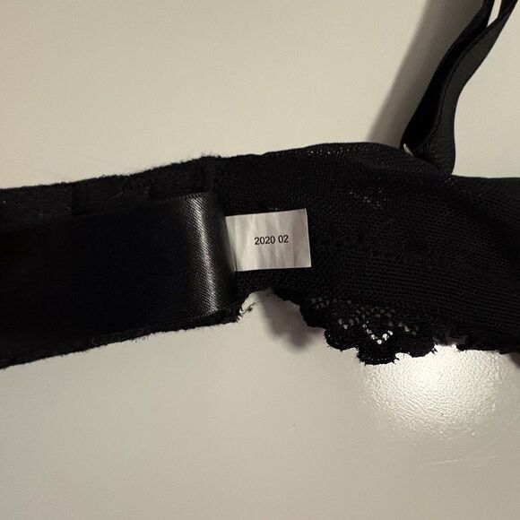 Frederick's Of Hollywood Black Lace Push Up Bra Size 38D Convertible - Picture 15 of 15